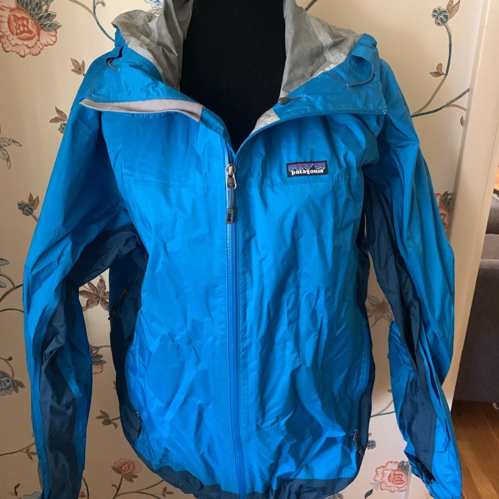 Patagonia Men’s Rain Hooded Jacket